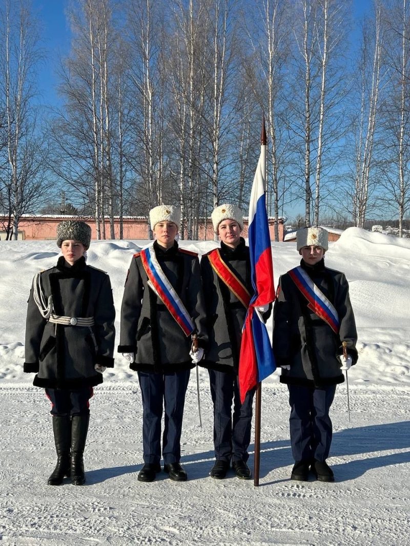 Возложение цветов к памятнику Воину-освободителю! 