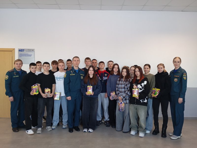  С наступающими праздниками, будущие герои!