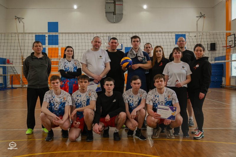 Товарищеский матч по волейболу