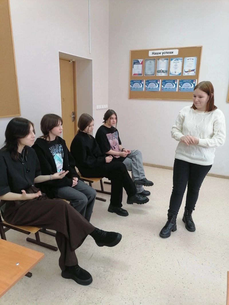 НАСТАВНИКИ - СТАРШЕКУРСНИКИ