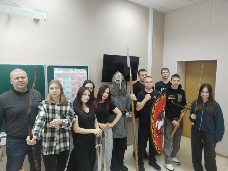 Живая история : погружение в культуру и традиции средневековой Руси 10-12 веков на уроке истории 