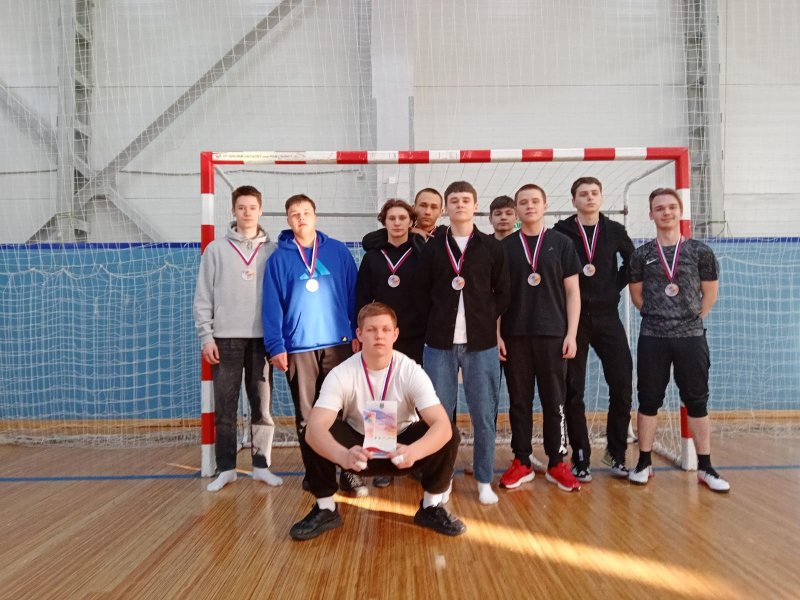 СОРЕВНОВАНИЯ ПО МИНИ - ФУТБОЛУ