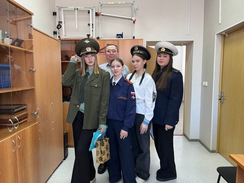 Праздник к нам приходит 